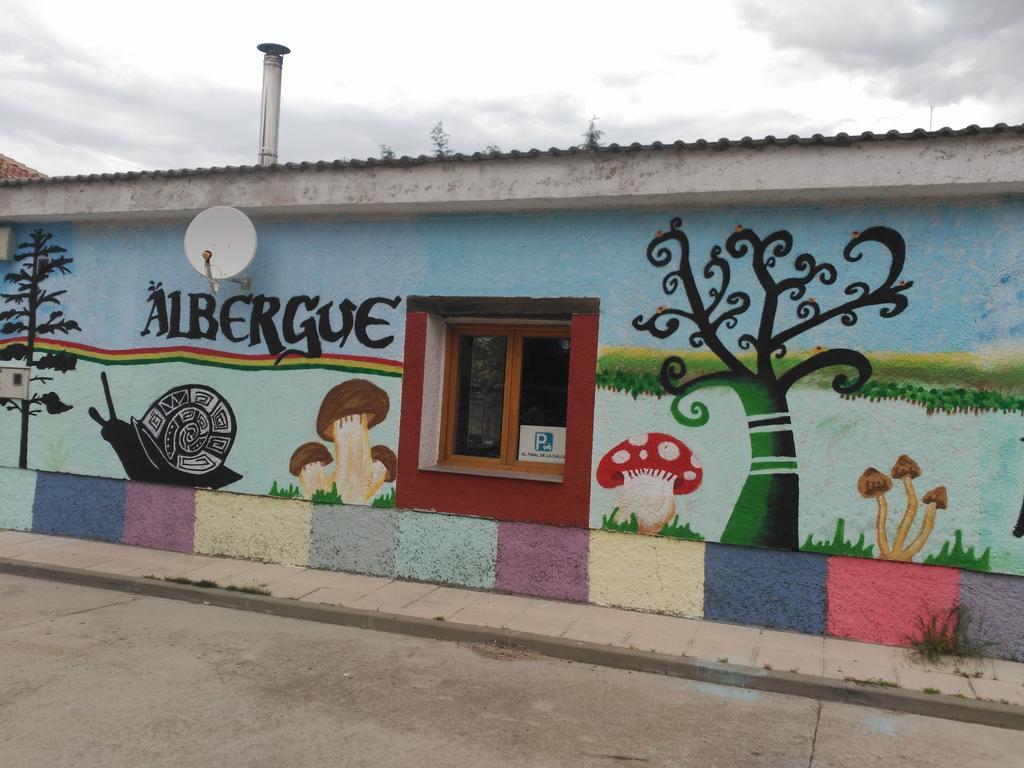 El Refugio Del Dragon Vandrarhem Arcones Exteriör bild
